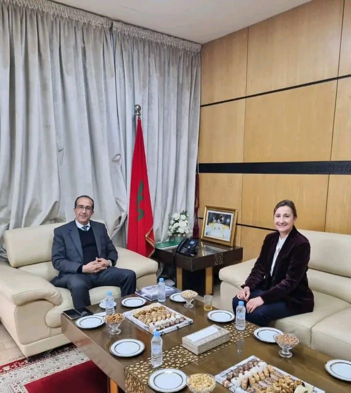 668925776 27376704168596874 2855227793532748840 n -