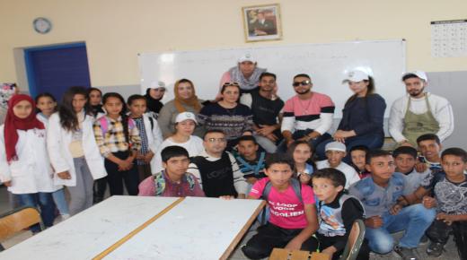 فيديو//مدرسة كيلو باترا تشارك في قافلة التضامن لدعم التمدرس بخط أزكان