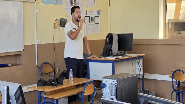 ثانوية الأمير مولاي عبد الله التأهيلية تحتضن ورشات تكوينية في البرمجة والذكاء الاصطناعي