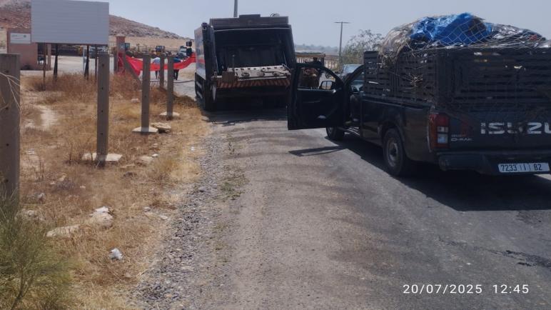 نظرة الاحتقار و”تخلف العقليات” يلاحقان عمال النظافة في آسفي