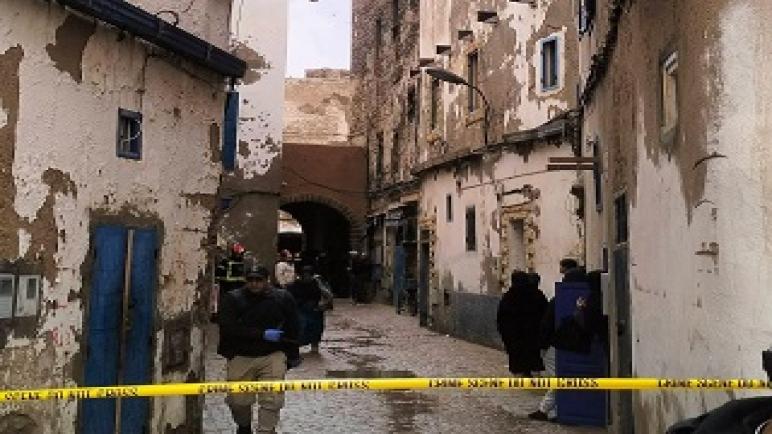 فاجعة إنسانية بحي الملاح بالصويرة: انهيار منزل آيل للسقوط يودي بحياة أم ورضيعتها