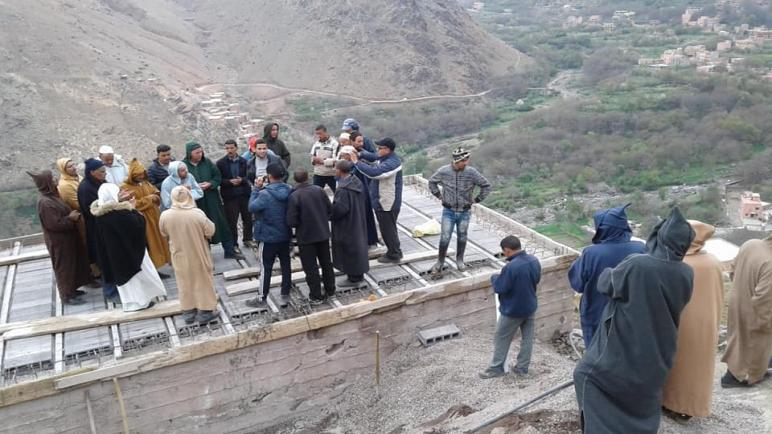 جمعية اليسر للتنمية الاجتماعية فرع مراكش تنصب صهريج لخزان المياه بمنطقة امليل دوار ارغن.