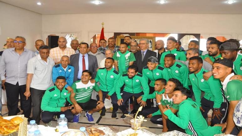 والي جهة مراكش اسفي يستقبل فريق مولودية مراكش .
