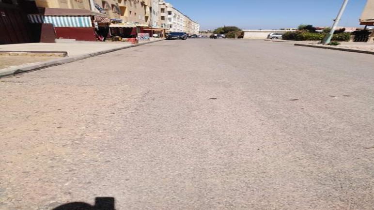المزرار يحل محل الزفت في تزفيت شوارع اسفي