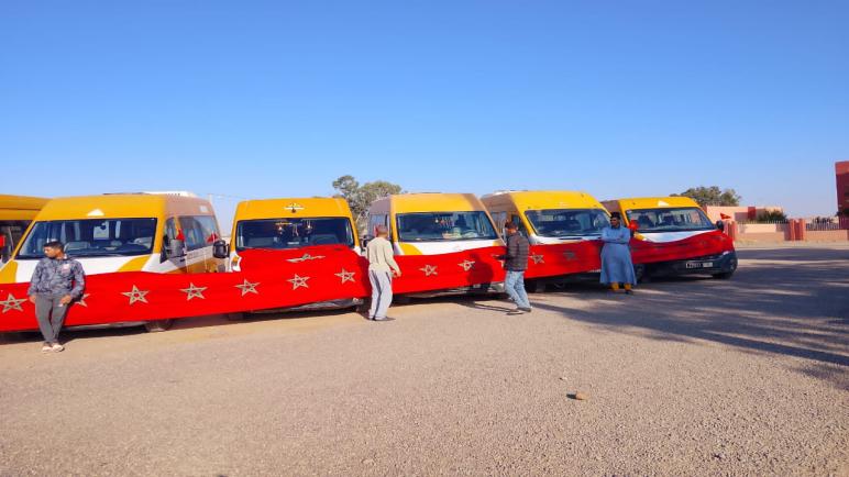 بتنسيق مع المؤسسة جمعية آباء وأولياء التلاميذ بإعدادية ابن المعتز تنظم مسيرة احتفالية بجماعة سيدي شيكر ابتهاجاً بالقرار التاريخي لمجلس الأمن